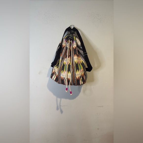 Street Level - Picture 2 of 10